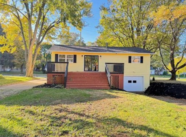 154 W Good Ave in Wadsworth, OH - Foto de edificio - Building Photo