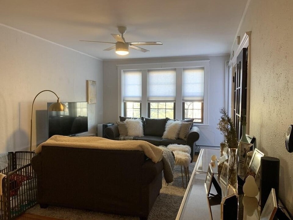 90 Madison Ave, Unit 4 in Newton, MA - Building Photo