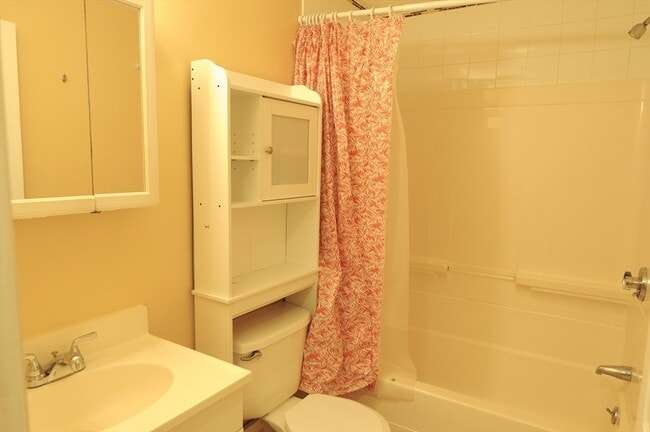 102 Orleans St, Unit 2 in Boston, MA - Building Photo - Building Photo