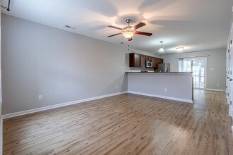133 Glen Cannon Drive in Jacksonville, NC - Building Photo - Building Photo