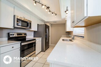 1659 Sunburst Way in Kissimmee, FL - Building Photo - Building Photo