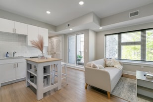 3915 Ridge Ave in Philadelphia, PA - Building Photo