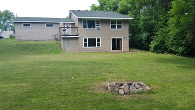 611 Freeman Ave S, Unit 2 LOWER in Delano, MN - Building Photo - Building Photo