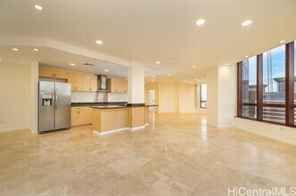 725 Kapiolani Blvd in Honolulu, HI - Building Photo - Building Photo
