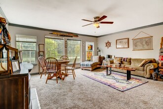 2806 MO-76 in Rockaway Beach, MO - Foto de edificio - Building Photo