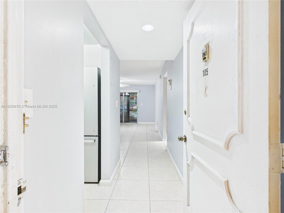 4113 NW 88th Ave in Coral Springs, FL - Building Photo
