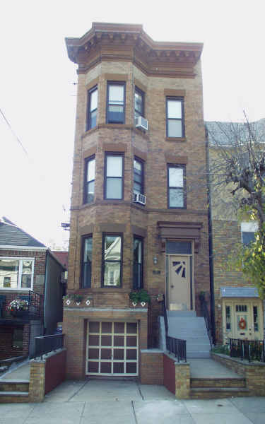 135 Shippen St in Weehawken, NJ - Building Photo - Building Photo