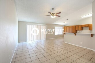 6236 W Barkstone Ave in Las Vegas, NV - Building Photo - Building Photo