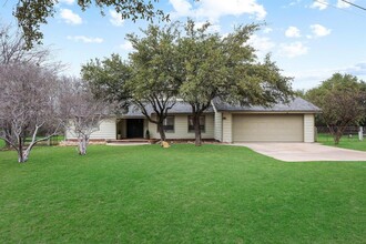 226 Mels Rd in Spicewood, TX - Building Photo - Building Photo