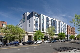 AdMo Heights in Washington, DC - Foto de edificio - Building Photo