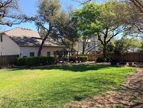 9401 Caracas Dr in Austin, TX - Building Photo - Building Photo