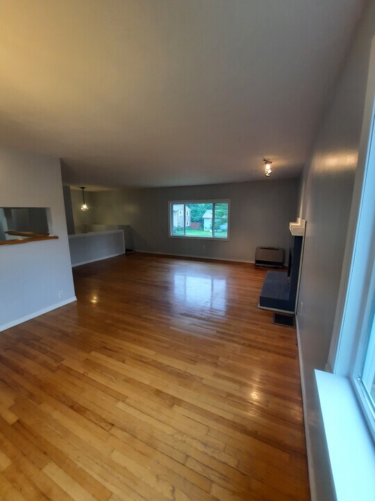 71 Venus Ave, Unit 71-A in Burlington, VT - Building Photo