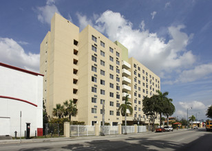 Vista Alegre in Miami, FL - Building Photo - Building Photo