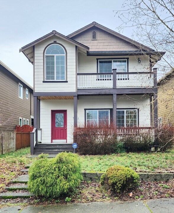 7332 Olympic Dr in Everett, WA - Building Photo