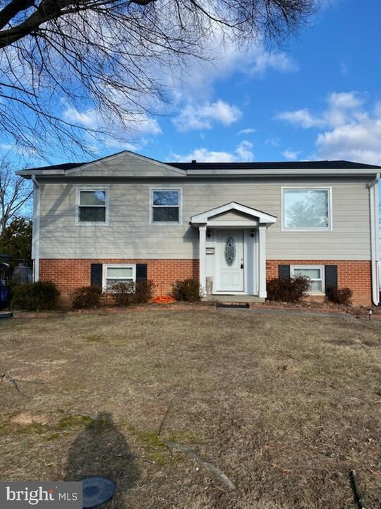 115 N Sterling Blvd in Sterling, VA - Foto de edificio