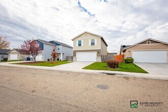 13589 Orlando St in Caldwell, ID - Building Photo - Building Photo