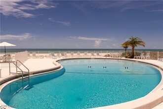 3443 Gulf Shore Blvd N in Naples, FL - Building Photo - Building Photo