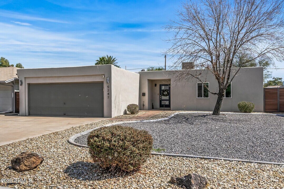 5247 N 8th Pl in Phoenix, AZ - Building Photo