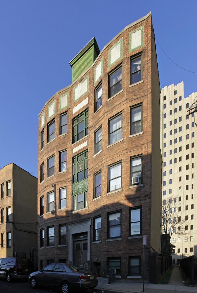 134 Clifton Pl in Jersey City, NJ - Foto de edificio - Building Photo