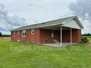 342 Leon Flowers Rd in Mount Olive, NC - Building Photo - Building Photo