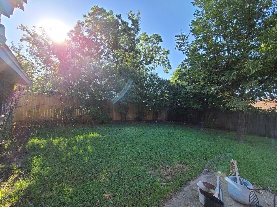 2106 Overbrook Dr in Arlington, TX - Building Photo