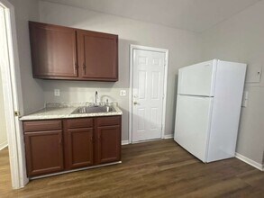 886 Dixwell Ave, Unit 2L in Hamden, CT - Foto de edificio - Building Photo