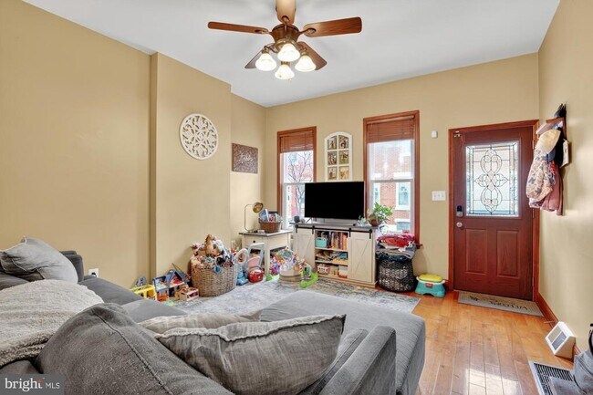 818 Belgrade St in Philadelphia, PA - Building Photo - Building Photo