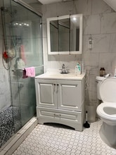 30-60-60 41st St, Unit LL in Queens, NY - Foto de edificio - Building Photo