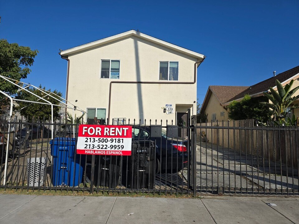 341 W 62nd St-Unit -62(341) in Los Angeles, CA - Building Photo