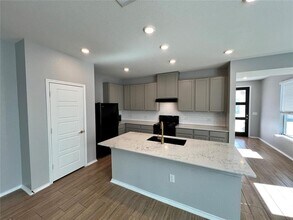 6516 Carriage Pines Dr in Del Valle, TX - Building Photo - Building Photo