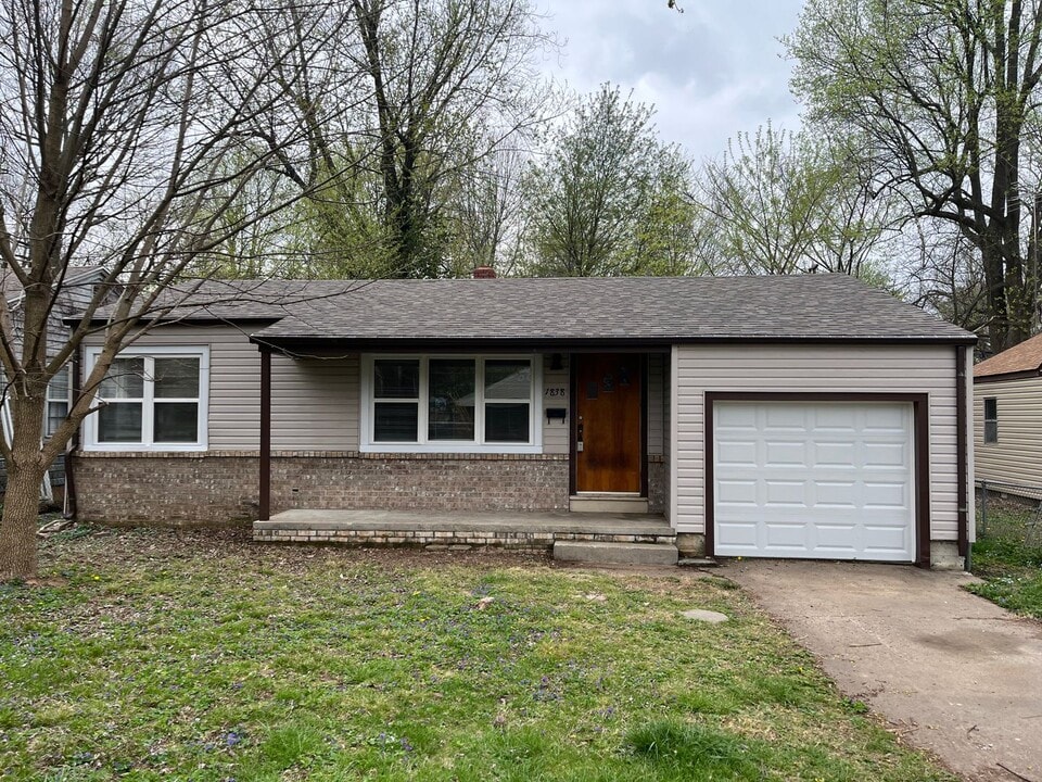 1838 E Monroe Terrace in Springfield, MO - Building Photo