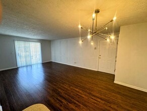 4828 Westmar Terrace in Louisville, KY - Building Photo - Building Photo