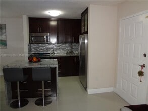 15650 SW 80th St in Miami, FL - Building Photo - Building Photo
