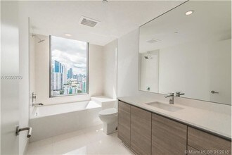 460 NE 28th St-Unit -2508 in Miami, FL - Building Photo - Building Photo