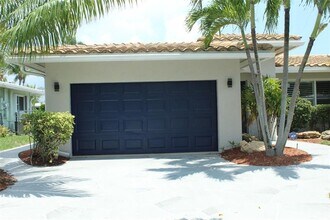 221 SE 10th St in Pompano Beach, FL - Building Photo - Building Photo