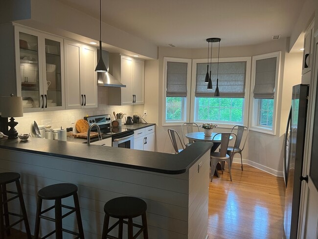 property at 4896 Highlands Pl