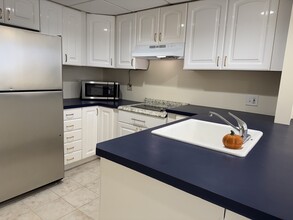 680 Boylston St, Unit #1 in Newton, MA - Building Photo - Building Photo