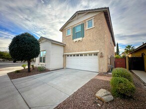 4717 W Sweet Iron Pass in Phoenix, AZ - Building Photo - Building Photo