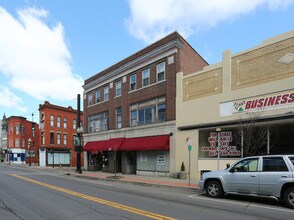 257 Main St in Johnson City, NY - Building Photo - Building Photo