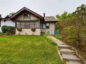 1158 Marshall Ave in St. Paul, MN - Building Photo - Building Photo