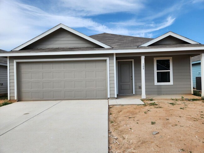 109 Alemeda in Fredericksburg, TX - Building Photo - Building Photo