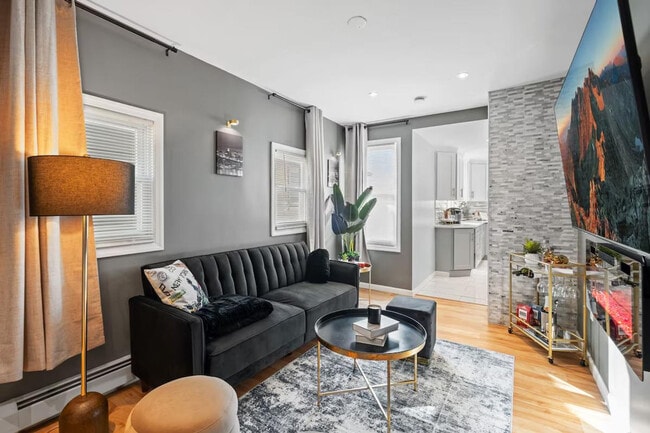 32 E 44th St in Bayonne, NJ - Building Photo - Building Photo