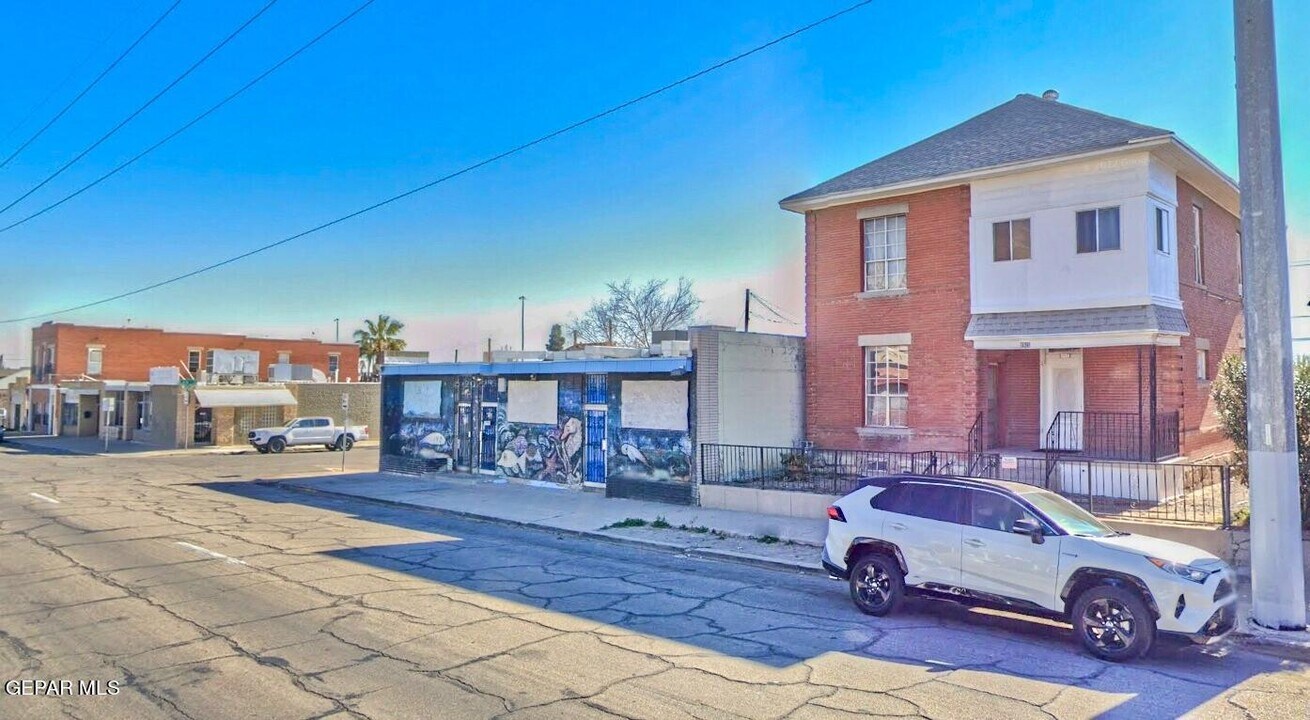 1526 Yandell Dr in El Paso, TX - Building Photo