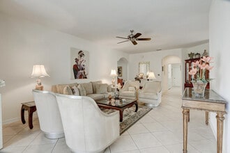 2250 Hawksridge Dr in Naples, FL - Building Photo - Building Photo