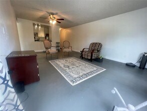 401 NW 107th Ave in Miami, FL - Building Photo - Building Photo