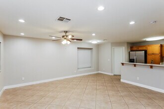 7425 Flat Rock St in Las Vegas, NV - Foto de edificio - Building Photo