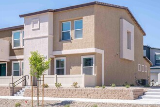 3727 CELESTA VISTA Ave in Henderson, NV - Building Photo - Building Photo