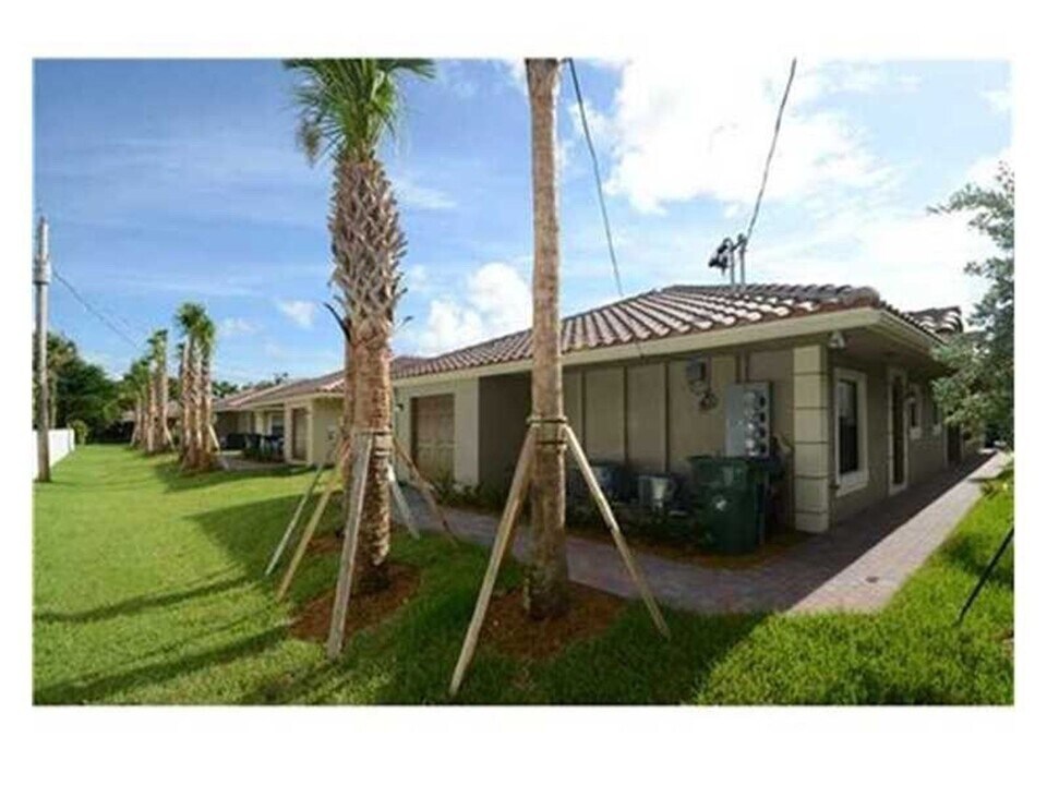 1031 NE 10th Ave in Fort Lauderdale, FL - Building Photo