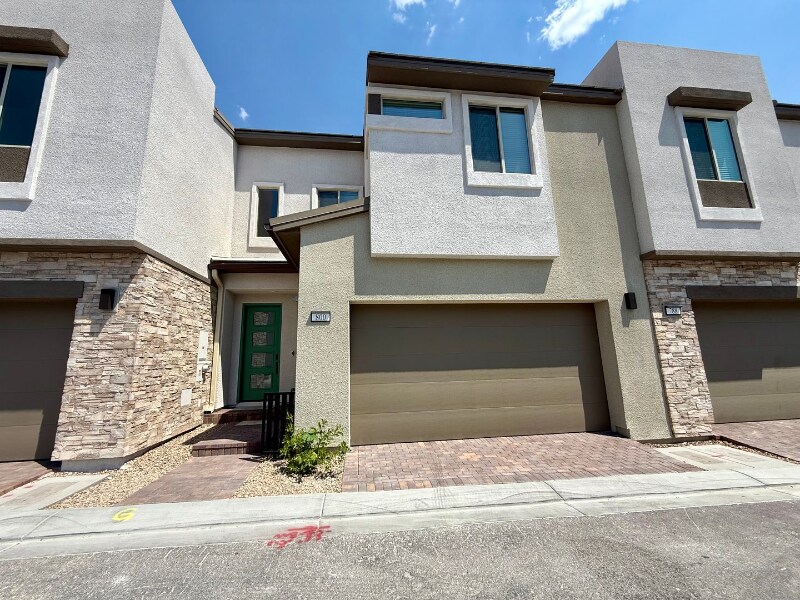 800 Echelon St in Las Vegas, NV - Building Photo