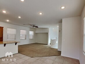 8681 Pico Grande Ct in Las Vegas, NV - Building Photo - Building Photo